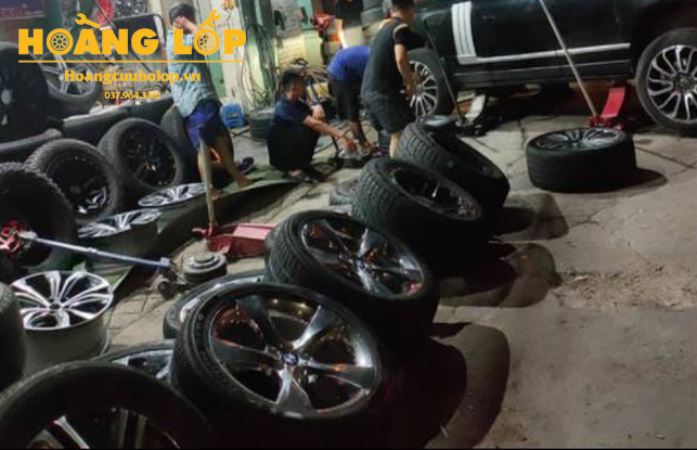Cứu hộ lốp ô tô hà nội luôn sẵn sàng phục vụ 24H