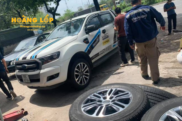 Địa chỉ cứu hộ lốp ô tô Đống Đa