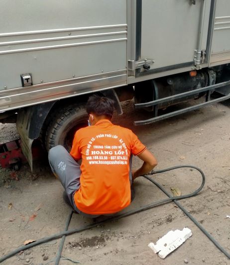 TRUNG TÂM CỨU HỘ Ô TÔ HOÀNG LỐP