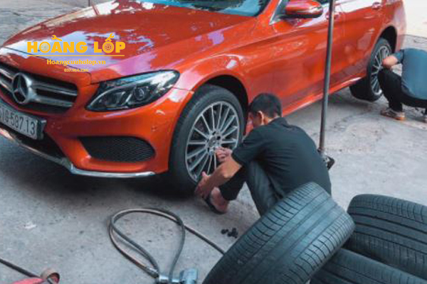 Địa chỉ cứu hộ lốp ô tô Hoàn Kiếm 24/7