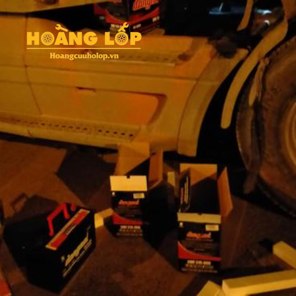 Hoàng Lốp trung tâm cứu hộ ác quy hoàn kiếm