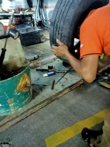 Cứu hộ lốp ô tô mỹ đình 24h