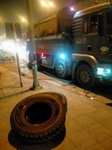 Cứu hộ lốp xe tải làm việc lưu động 24H