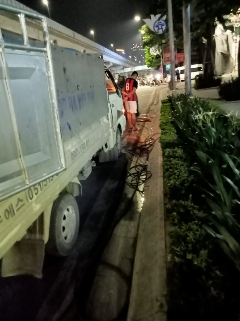 Cứu hộ lốp ô tô Trung Văn lưu động 24H