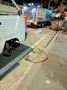 Cứu hộ lốp ô tô phú đô- vá lốp ô tô phú đô 24H