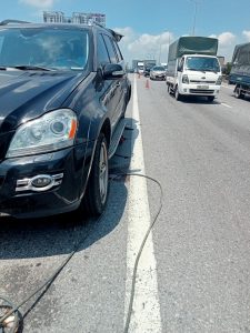 Trung tâm cứu hộ lốp ô tô hoàng lốp phục vụ vá lốp lưu động 24h uy tín ,chuyên nghiệp