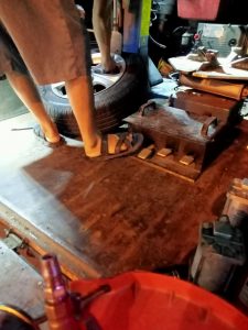 Khi nào bạn nên gọi cứu hộ lốp ô tô Quang Trung?