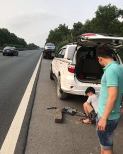 Cứu hộ lốp ô tô Xuân Phương 24H