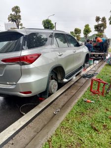 Lý do hàng nghìn khách hàng chọn trung tâm cứu hộ ô tô Hoàng Lốp