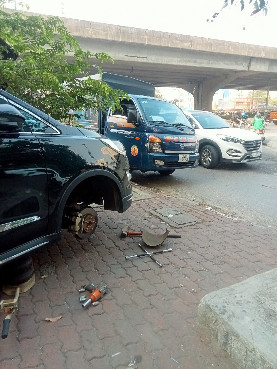 Khi nào nên gọi dịch vụ vá lốp gần đây lưu động
