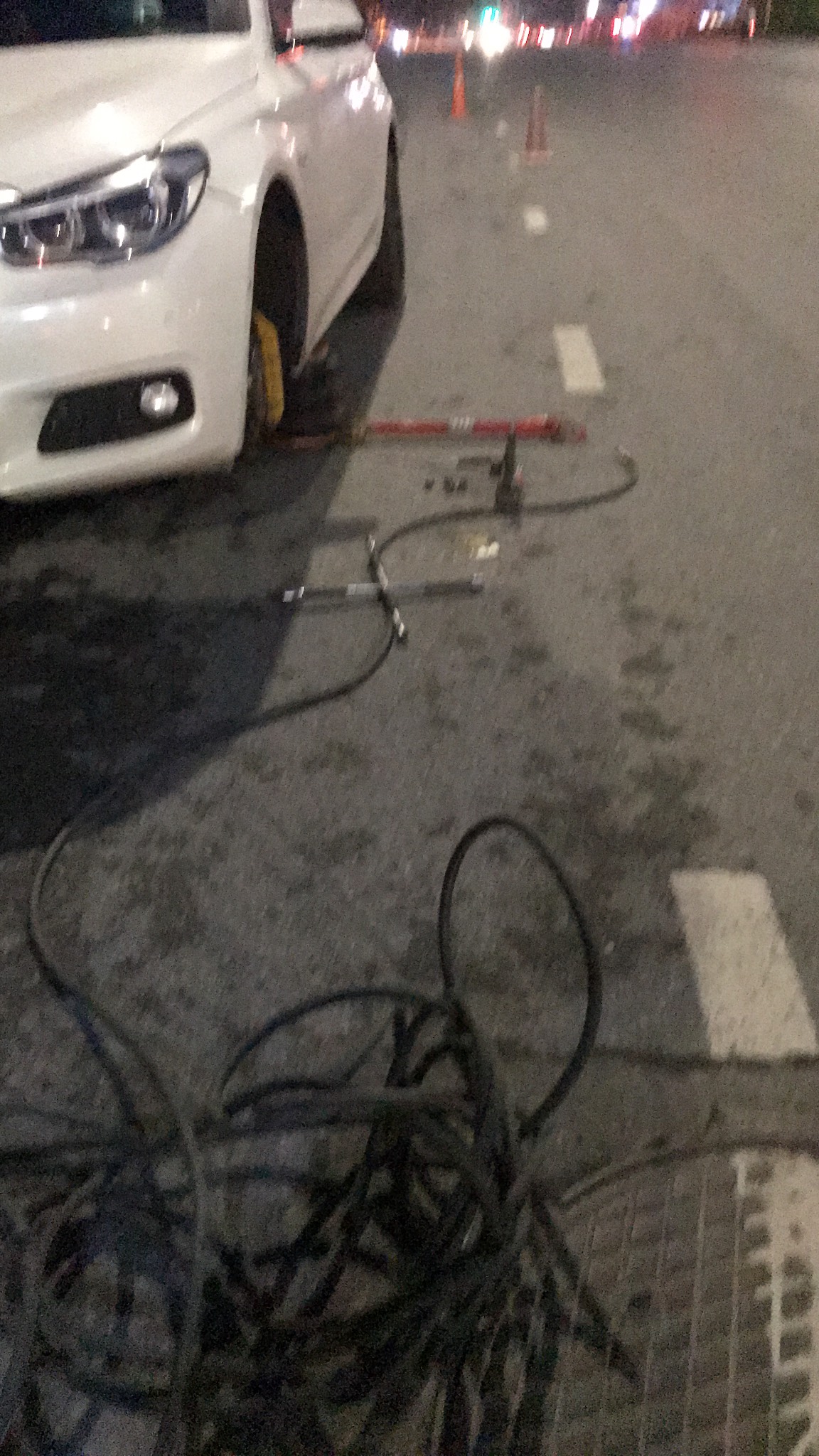 Cứu hộ lốp ô tô cầu giấy xe con, xe tải Hà Nội 24/7 luôn túc trực làm lốp lưu động 24H