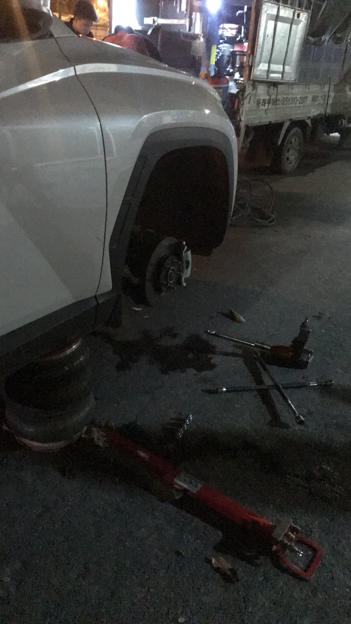 Cứu hộ lốp ô tô Hà Nội 24/7 |Cứu hộ 24H chuyên nghiệp chất lượng cao