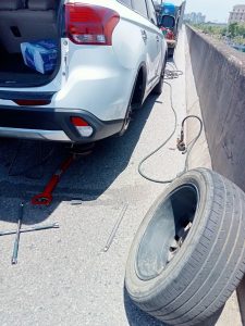 Cứu hộ lốp vành đai 3 xe con, xe tải Hà Nội 24/7 luôn túc trực làm lốp lưu động 24H