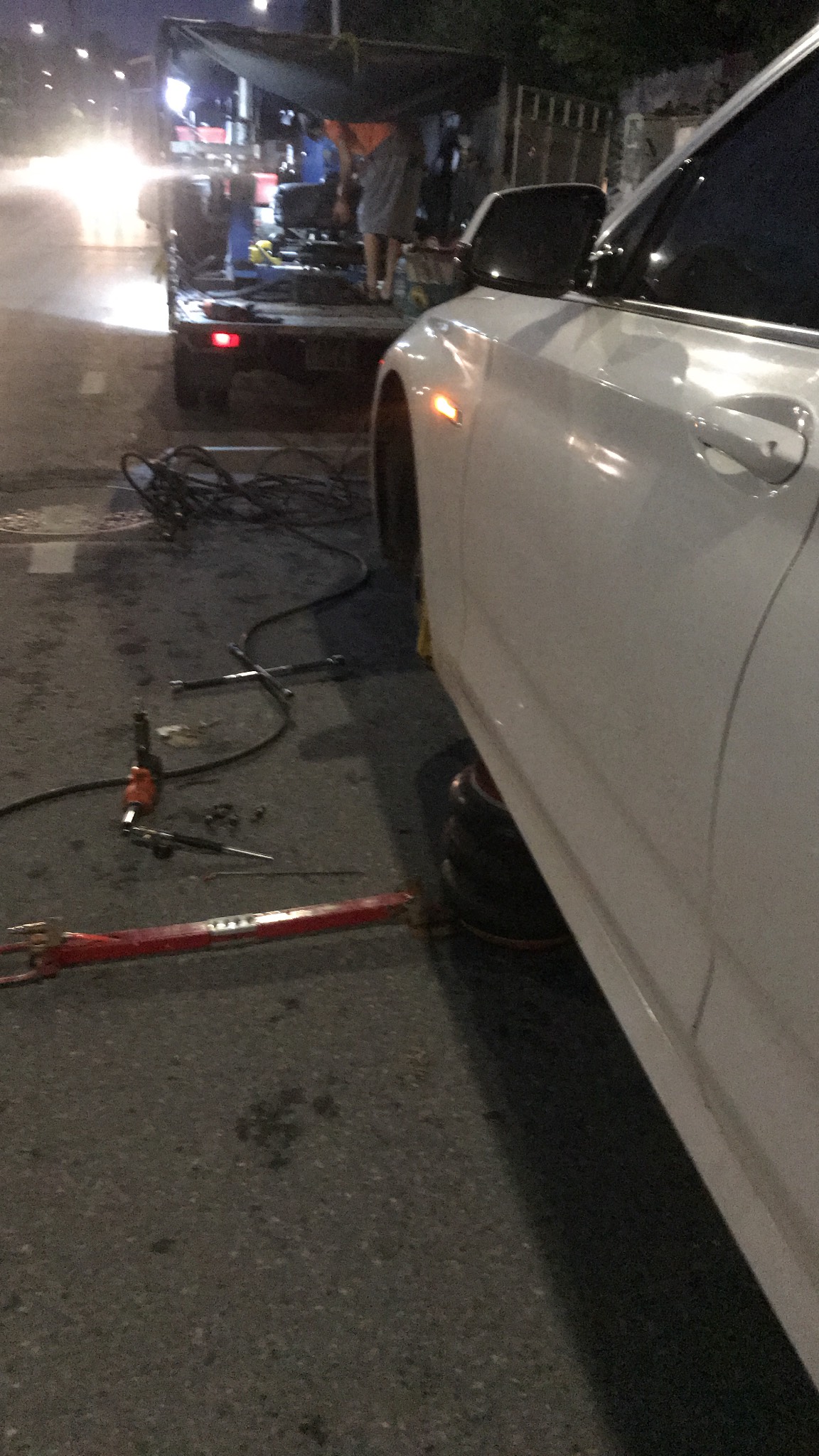Cứu hộ Hoàng Lốp dịch vụ Làm lốp gần đây ô tô Hà Nội 24/7 hàng đầu Việt Nam