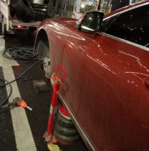 Làm lốp ô tô xe con, xe tải Hà Nội 24/7 luôn túc trực làm lốp lưu động 24H