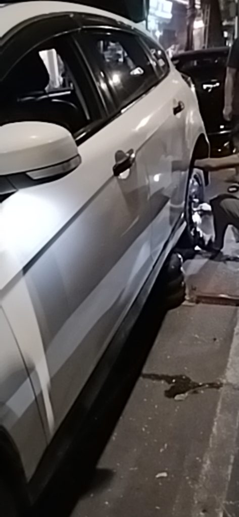 Cứu hộ Hoàng Lốp dịch vụ Làm lốp ô tô Hà Nội 24/7 hàng đầu Việt Nam
