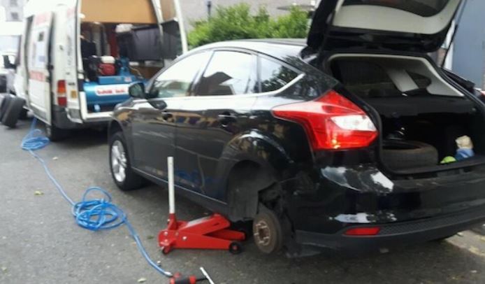 Cứu hộ lốp ô tô,Làm lốp xe con Hà Nội 24/7 |Cứu hộ 24H chuyên nghiệp chất lượng cao