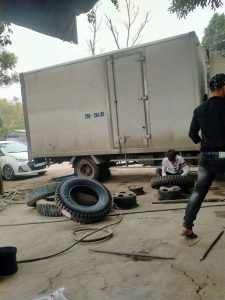 hi nào bạn nên gọi cứu hộ Làm lốp xe tải Hà Nội 24/7?