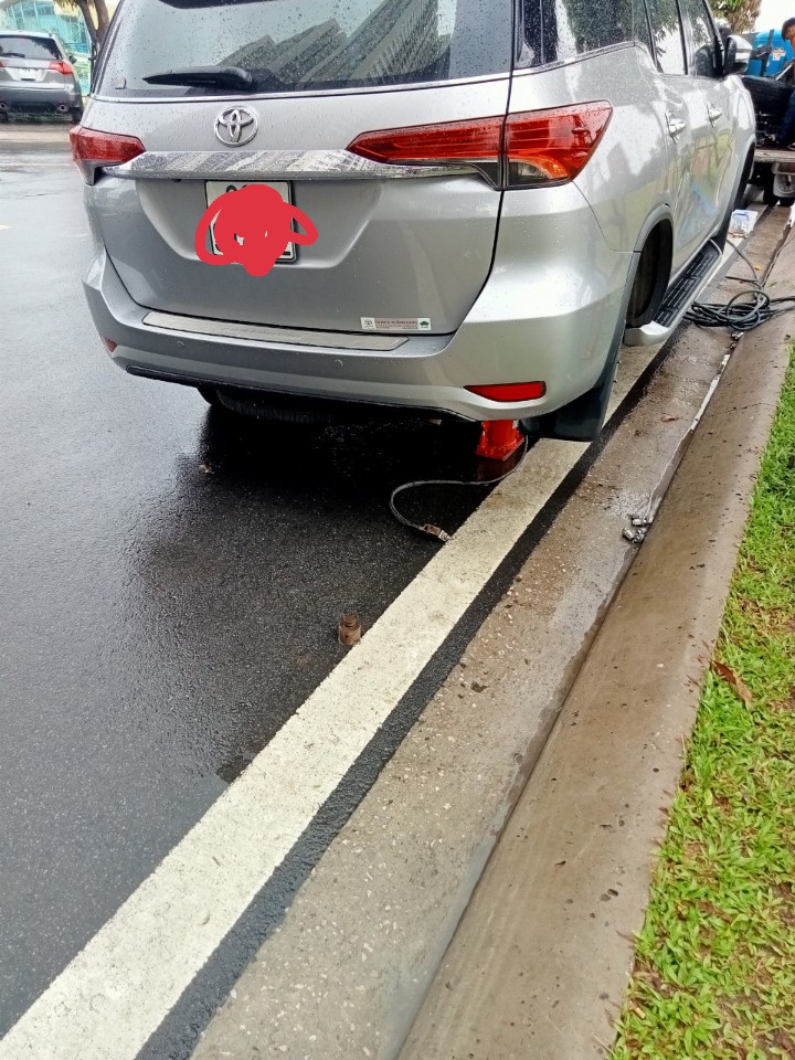 Cứu hộ lốp xe ô tô Hà Nội 24/7 |Làm lốp ô tô xe tải chuyên nghiệp chất lượng cao