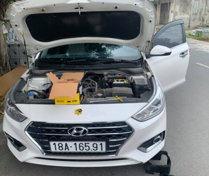 Địa chỉ Thay bình ắc quy oto tại nhà Của trung tâm Cứu Hộ Hoàng Lốp