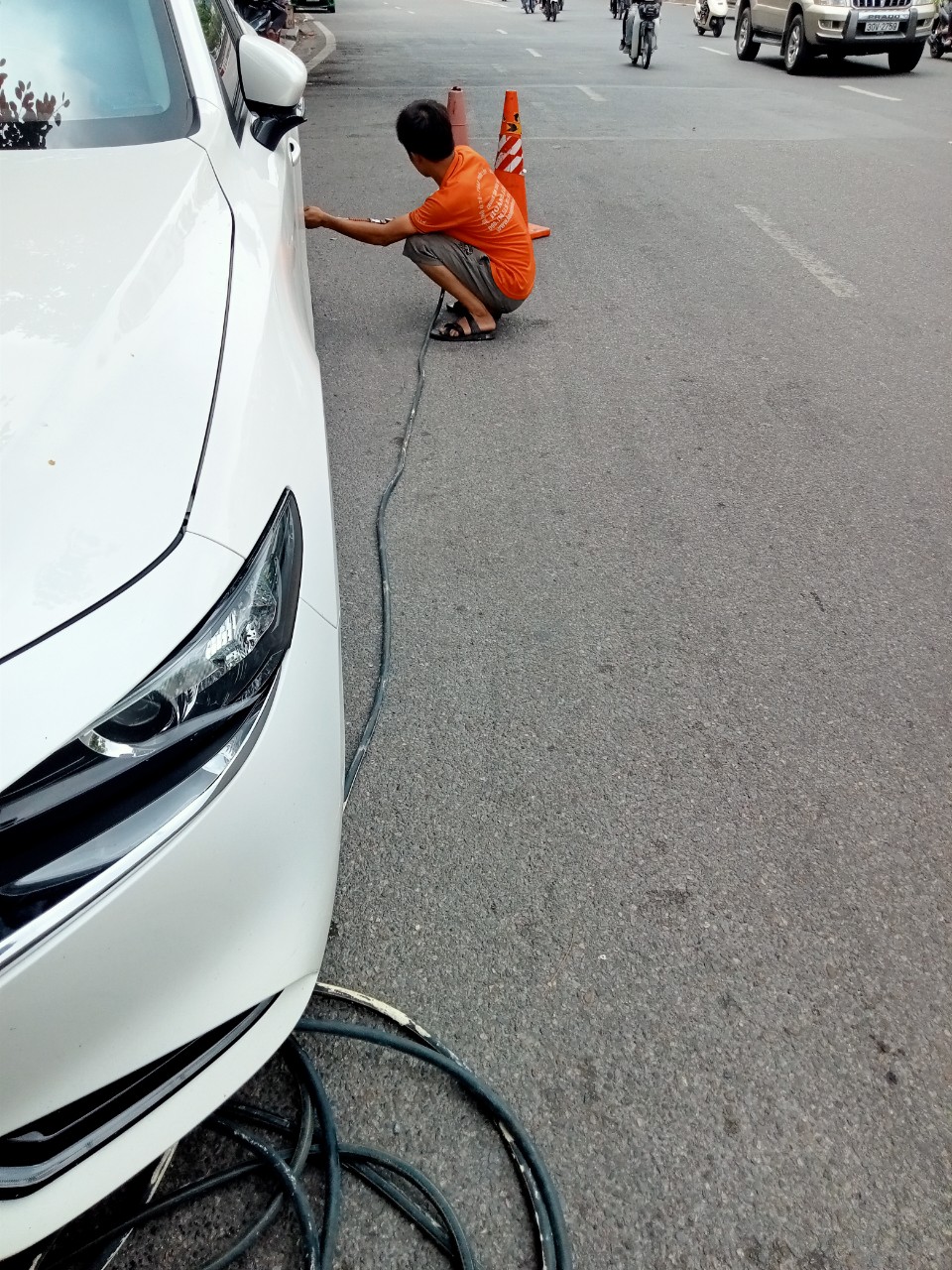 Vá lốp đống đa 24/7 xe con, xe tải Hà Nội 24/7 luôn túc trực làm lốp lưu động 24H