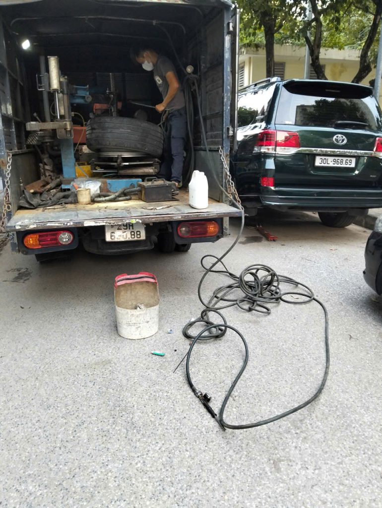Vá lốp ô tô Đông Anh - Dịch vụ chất lượng tại Hà Nội