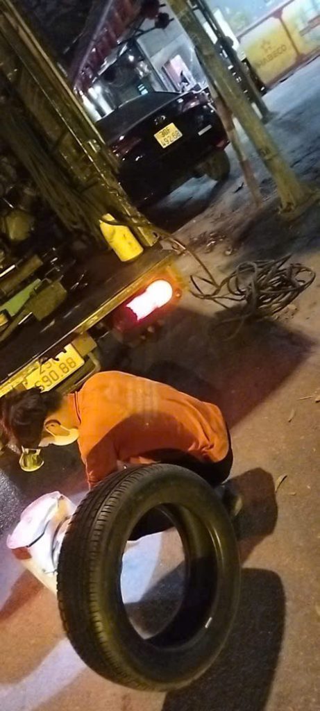 Cứu hộ lốp Tây Hồ