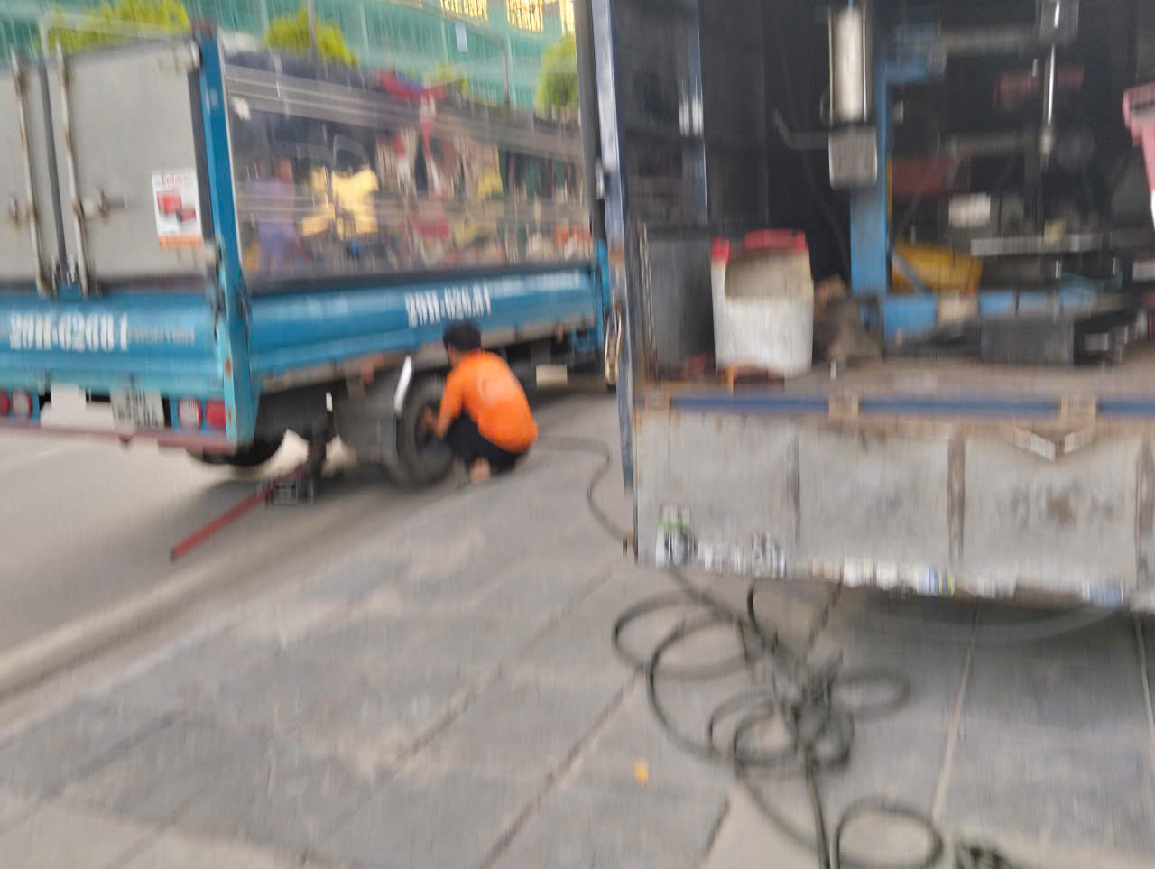 Giới thiệu dịch vụ cứu hộ lốp xe tải