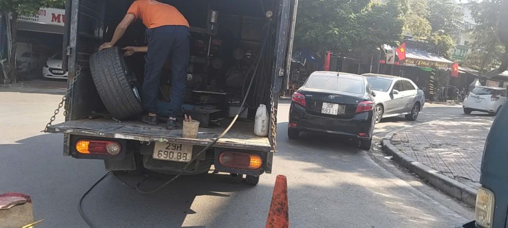 Vá lốp lưu động Bắc Từ Liêm - Dịch vụ nhanh chóng và an toàn