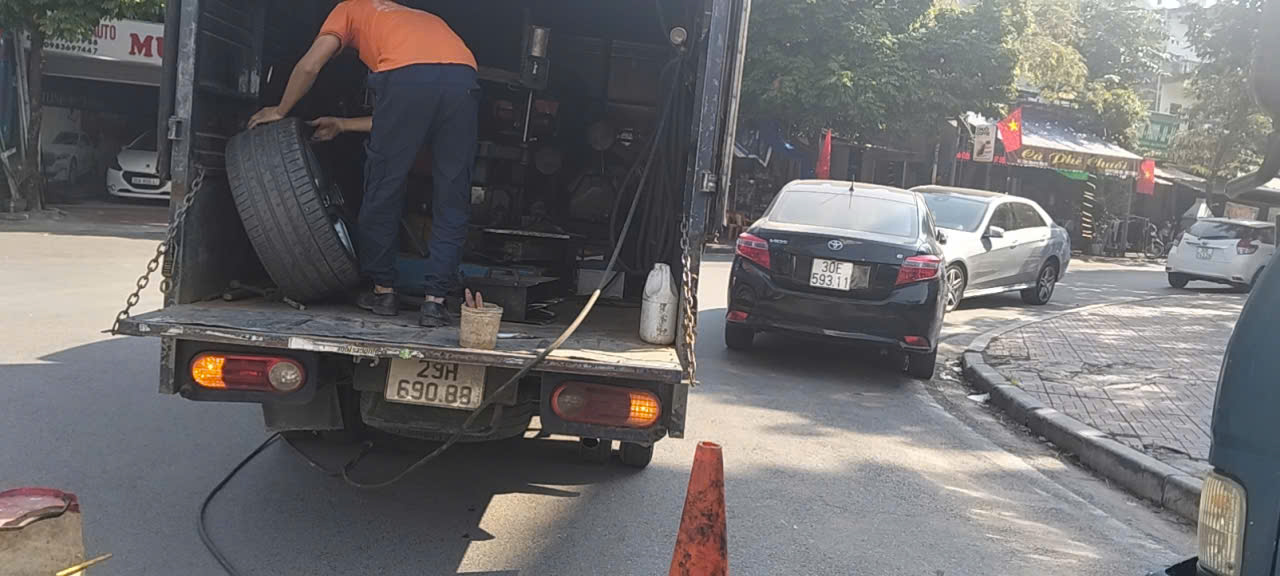 Vá lốp lưu động Bắc Từ Liêm - Dịch vụ nhanh chóng và an toàn