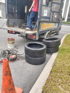 Bạn đang tìm kiếm dịch vụ vá lốp lưu động Ba Đình?