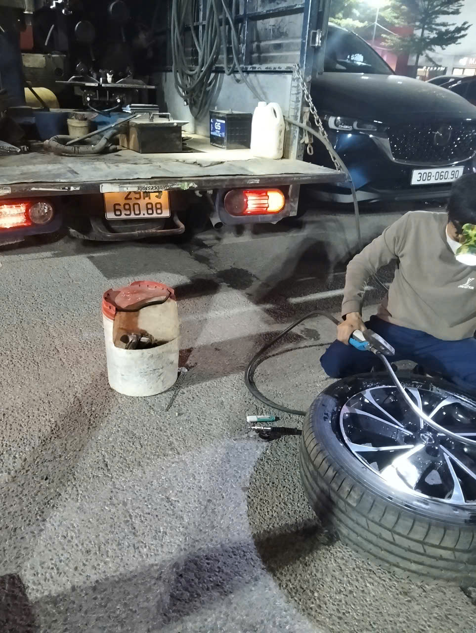 Vá lốp ô tô Hoàng Mai