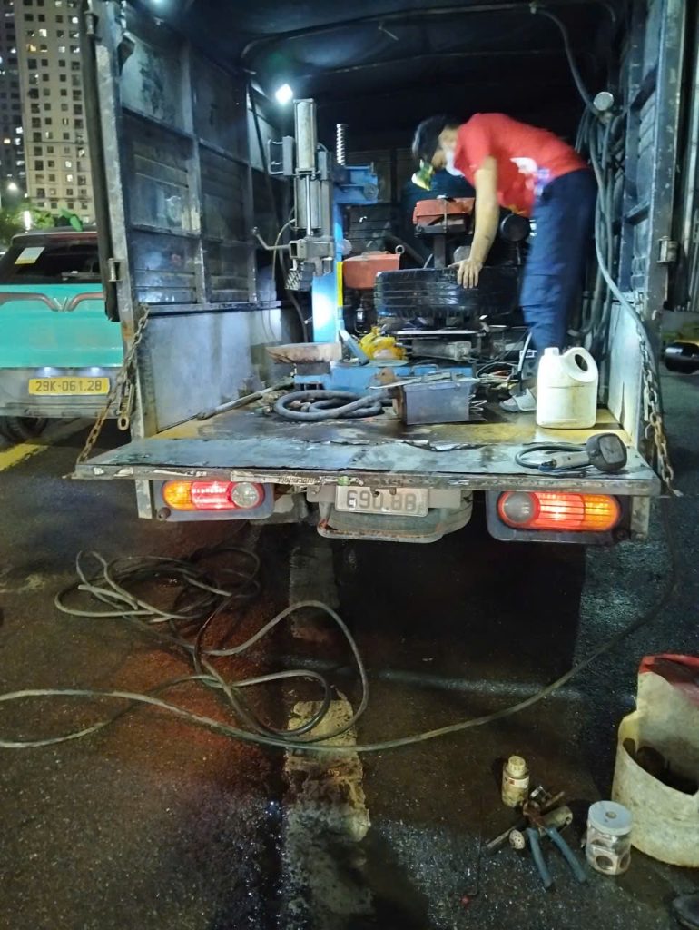 Giới thiệu dịch vụ vá lốp ô tô Thanh Trì