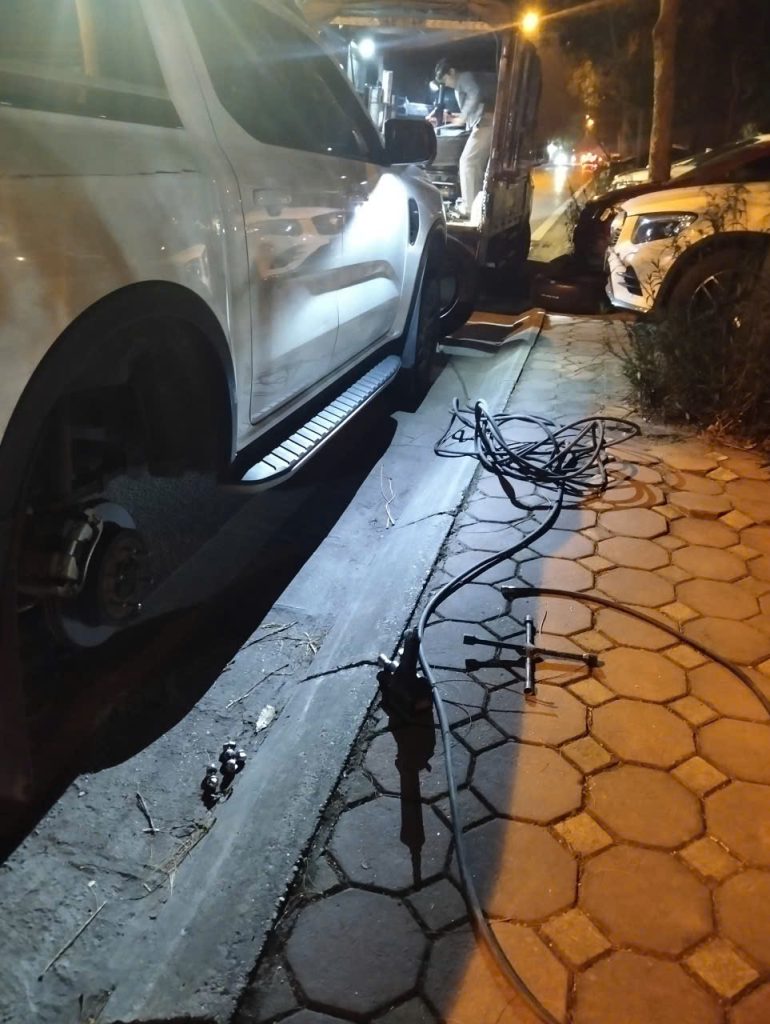 Dịch vụ làm lốp lưu động mang đến giải pháp nhanh chóng và hiệu quả cho mọi tình huống hỏng hóc lốp tại Hà Nội