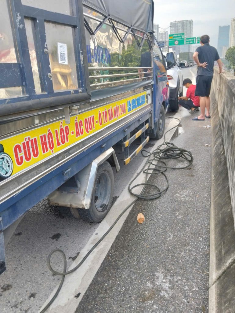 Vá lốp lưu động Cầu Giấy