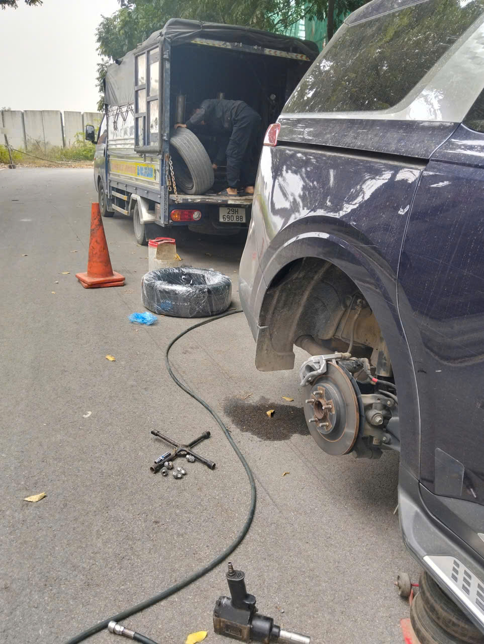 Xe cứu hộ lốp-